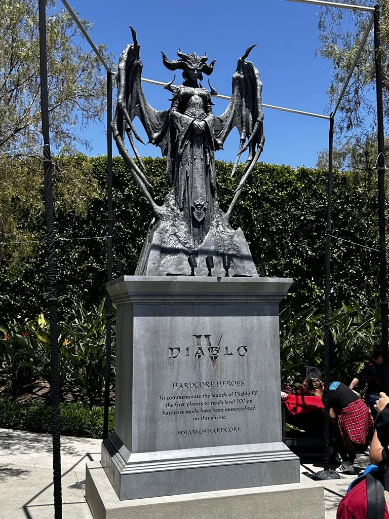 Blizzard представила статую где поместят имена пользователей получивших первыми 100 уровень в Diablo 4